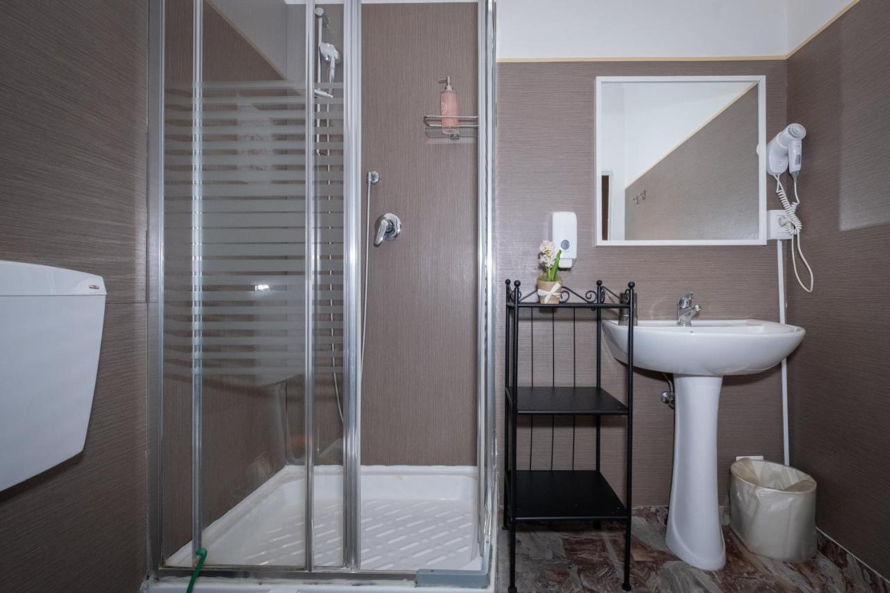 Cconforthotels R&B Semplici Emozioni Μπάρι Εξωτερικό φωτογραφία