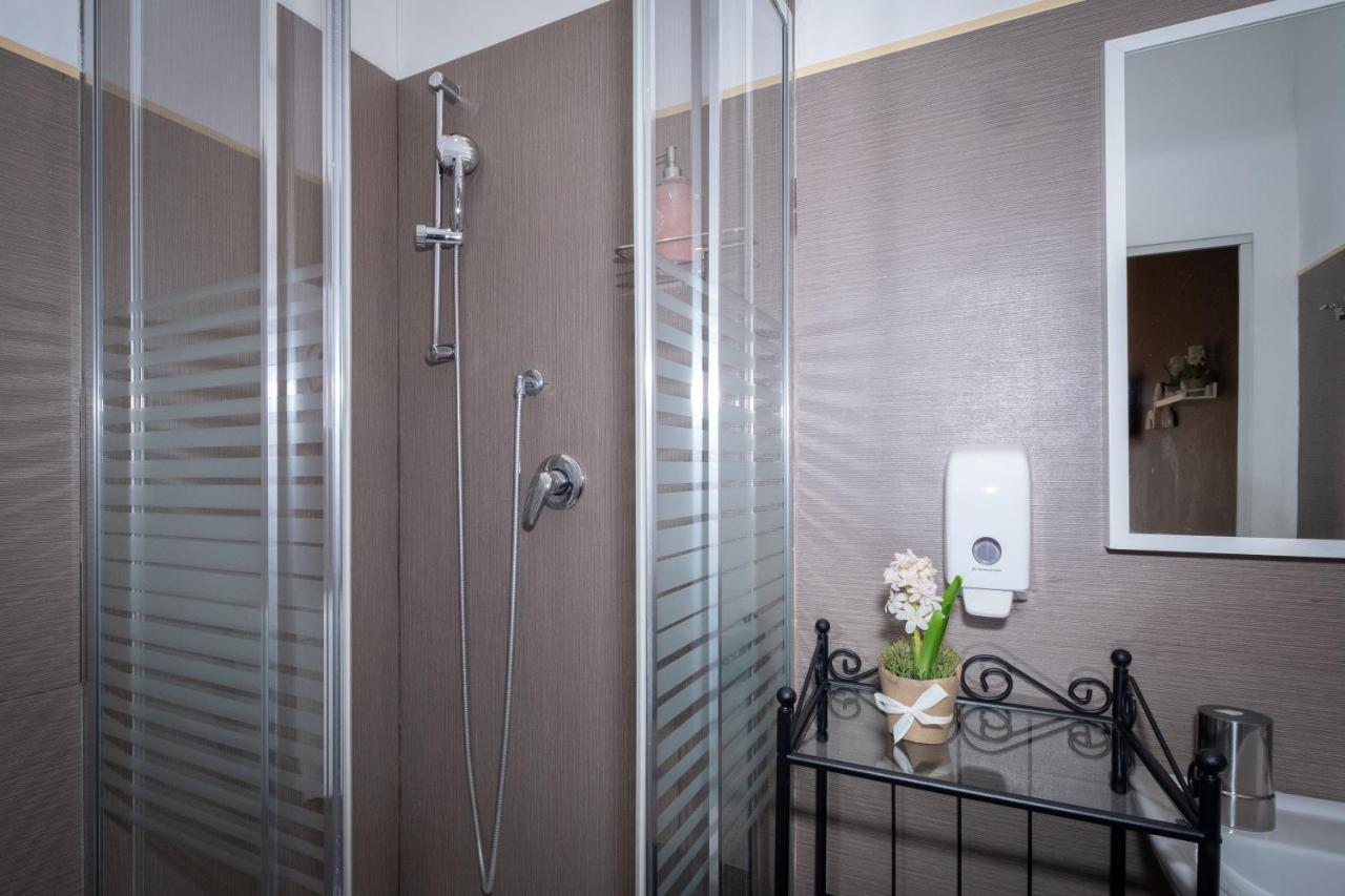 Cconforthotels R&B Semplici Emozioni Μπάρι Εξωτερικό φωτογραφία