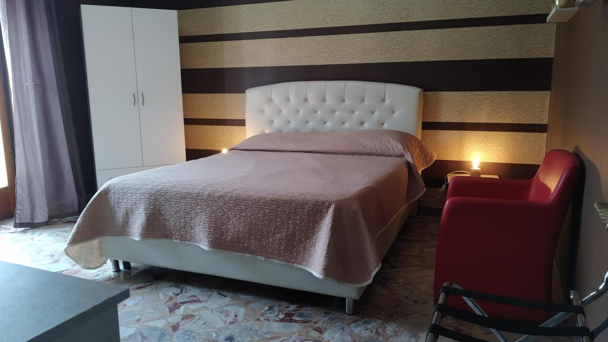 Cconforthotels R&B Semplici Emozioni Μπάρι Εξωτερικό φωτογραφία